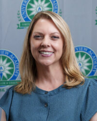 Leslie Walker headshot