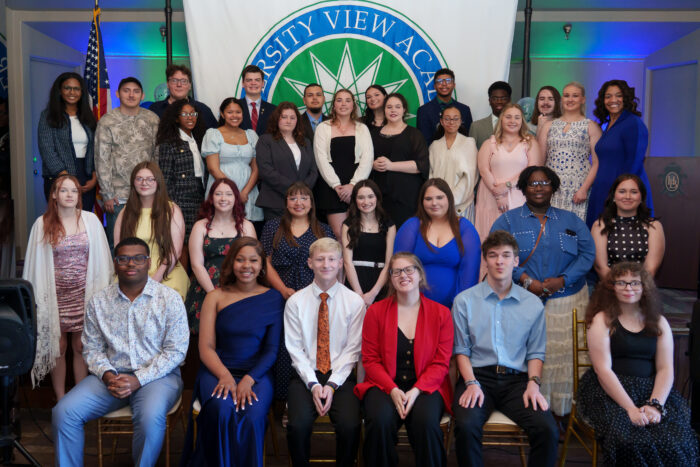 Members of the UVA junior class pose for a formal class picture at ring ceremony